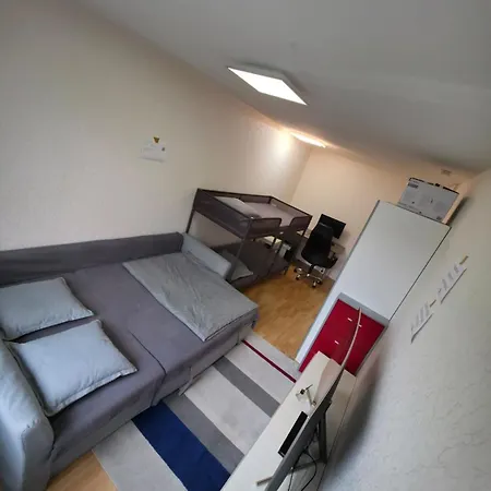 Homestay szállás For 4 People With Garden View Kirchheim bei München