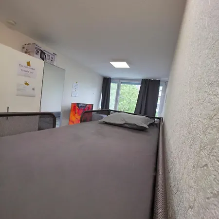 For 4 People With Garden View Kirchheim bei München