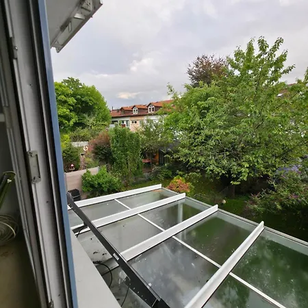 Homestay szállás For 4 People With Garden View Kirchheim bei München